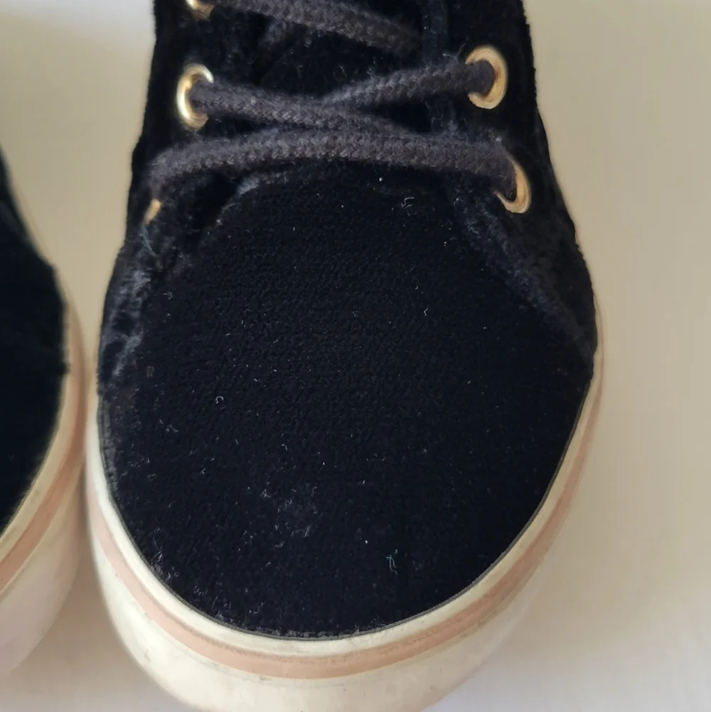 Girls Velvet Critter Zip-up Sneakers